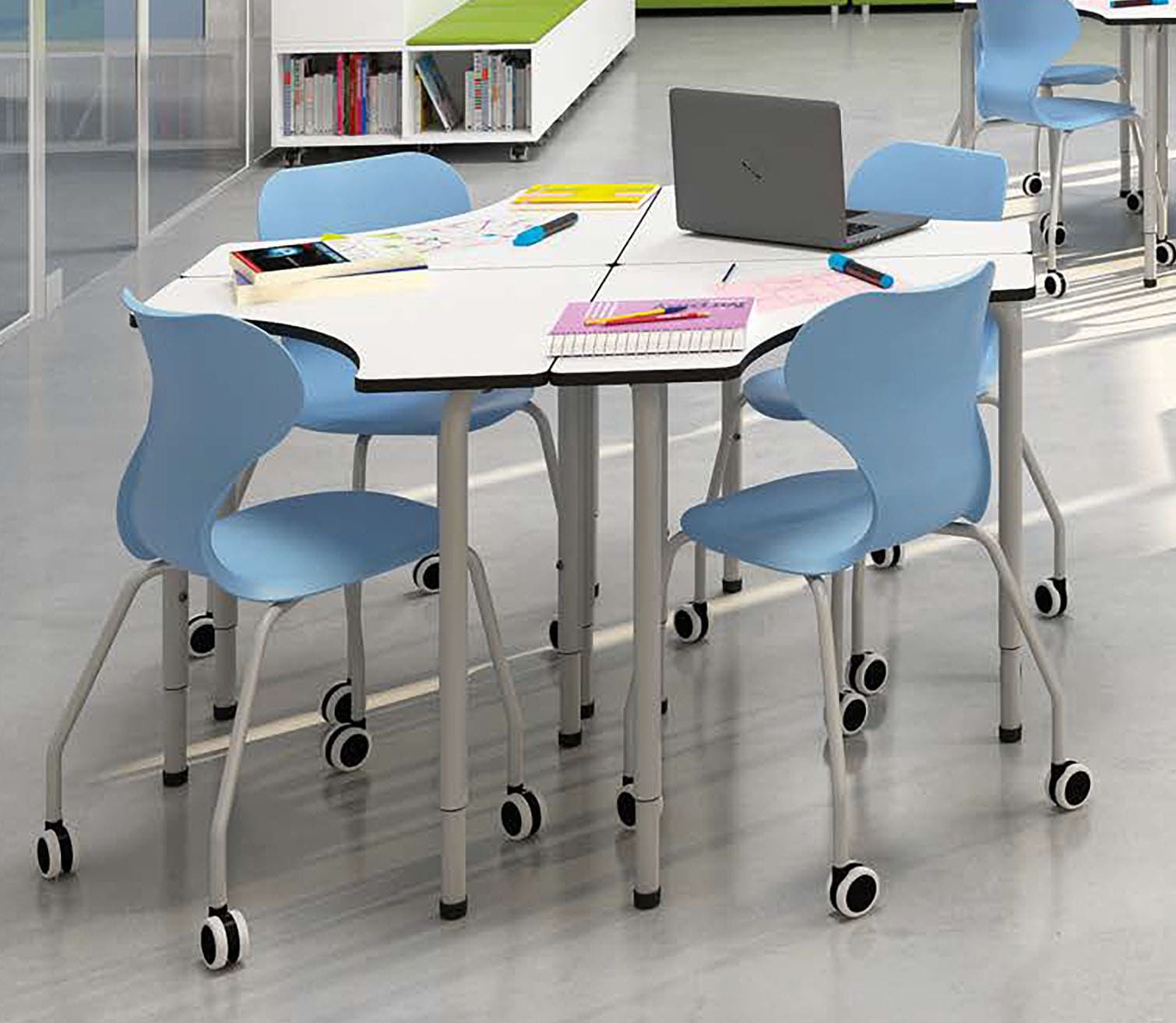 Pourquoi le mobilier scolaire est-il si rigide ?