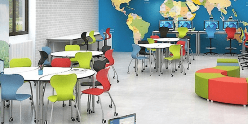 Salle de classe équipée de mobilier innovant