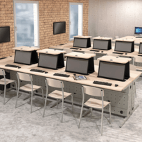 Salle informatique équipée de tables multimédias escamotables – mobilier Aratice