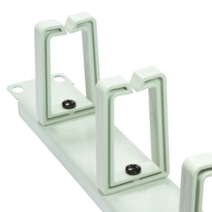 Panneau 1U passe câbles 19" Gris, 5 anneaux plastique - OR104G